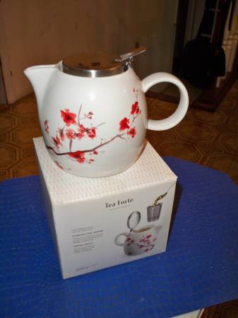 Ceramic Teapot with Infuser 1