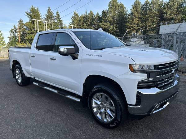 2019 Chevrolet Silverado 1500 Crew Cab LTZ 4WD --6.2L V8, totalmente equipado-- - $39,950 (kirkland)63613935123203122