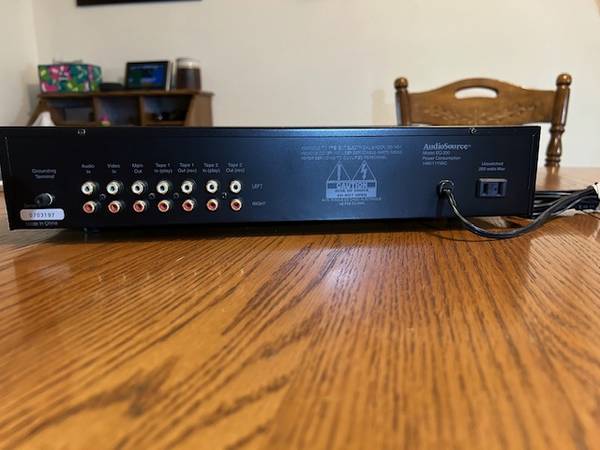 AUDIOSOURCE EQ 200 1