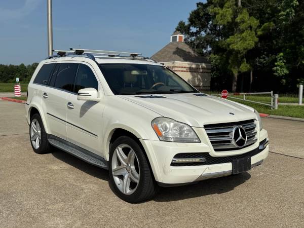 2012 Mercedes Benz GL550 4MATIC - $5,80063617061062147123