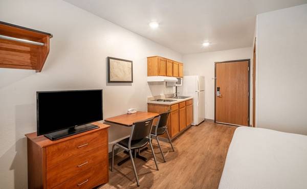 $301 / 1br - Live comfortably: no lease, no deposit! (1026 S Padre Island Dr, Corpus Christi, TX)64036534434562123