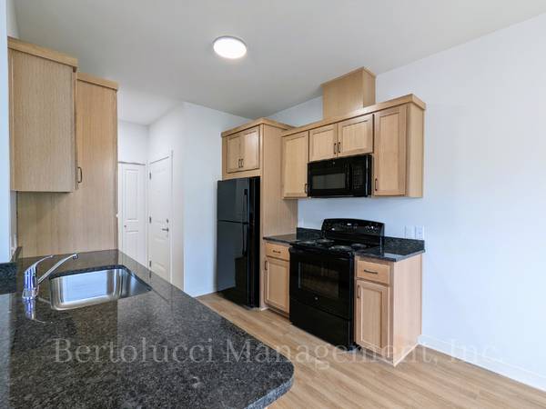 $1,750 / 2br - 952ft2 - Heavens Gate 2 Bed 2 Bath (Woodburn)63620943364739122