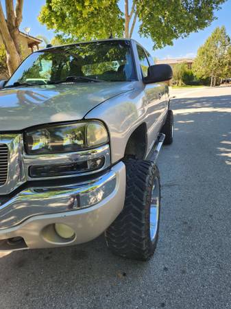 Lifted Sierra - $9,500 (Hollister)63473103369091121