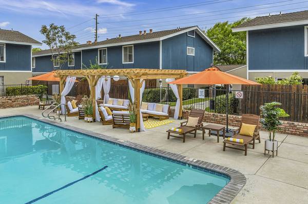 $2,145 / 2br - Classic 2x2 Villa, Save up to $1800, Great Location, Apply Online (Modesto)63970158783874120