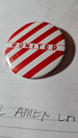 United Airlines Unaccompanied Minor button 1