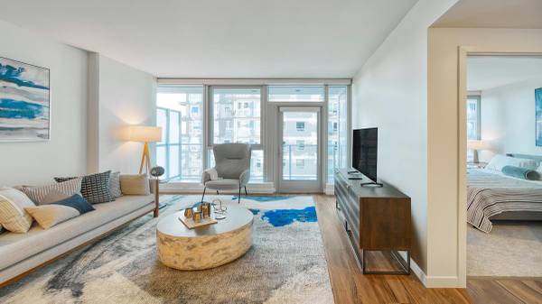 $3,563 / 1br - 830ft2 - Una Visita Obligatoria - Para Creerlo. Vistas Impresionantes, Servicios Asombrosos. (Downtown Long Beach)63829302978945124