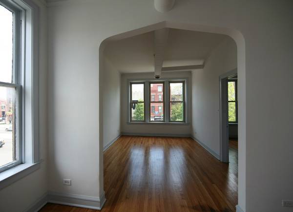 Spacious 2 BR + Extra Office Best Location in Wicker Park AVAIL 11/1 1