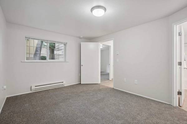 $1,672 / 2br - 963ft2 - Discover your haven. Check out our 2 BR. (Vancouver)63820882849155122