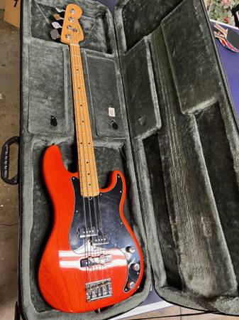 Fender American Hot Rodded P Bass Lollar Pickups with D-Tuner and Case 1