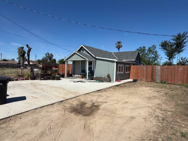 Would you be comfortable in this home? Home in Ceres. 3 Beds, 1 Baths 1