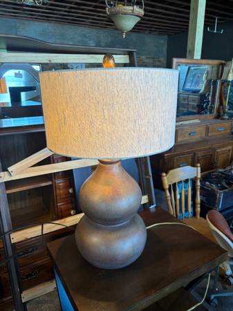 Modern table lamp 1