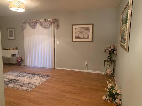 $1850.00 / 1br - 780ft2 - Lovely, Centrally located redone 1 Bdrm & Dng Room63676257569153120