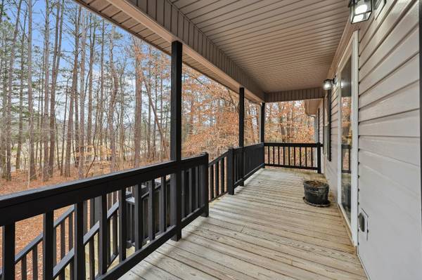 $1300.00 / 2br - 1000ft2 - Modern 2 Bed / 1 Bath DUPLEX in Ringgold, GA - Available 10/10/2025 -63993078896003122