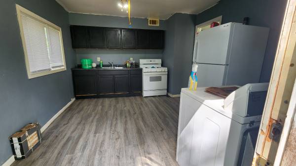 $1,000 / 2br - 750ft2 - 2 Bedroom House for Rent (Gary West Side)63959876737923124