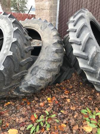 19,5L24 Backhoe Rear Tire’s 1
