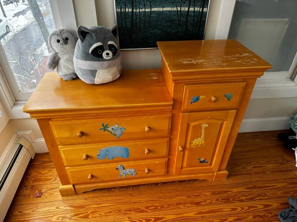 Dresser / changing table 1
