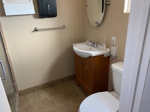 $1,200 Office suite across from court available for lease. (INDIO)63686264762115122
