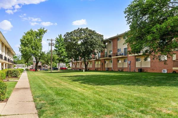 $1,800 / 2br - 720ft2 - 2/BD, Playground, Central Air (3220 Swann Rd, Hillcrest Heights, MD)63882464971779122