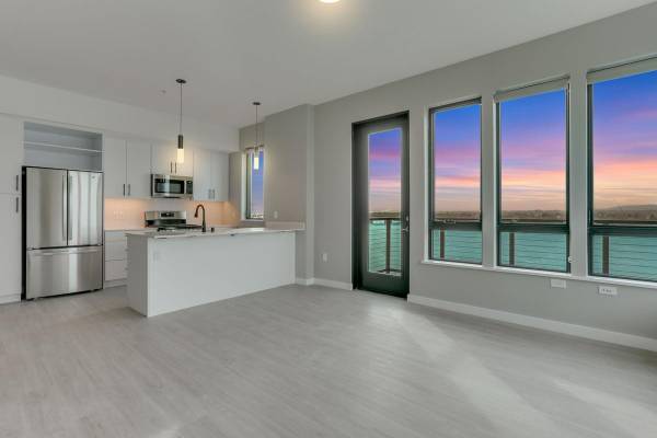 $1,750 / 540ft2 - ¡Comunidad de Lujo! Piscina infinita abierta todo el año (Vancouver Waterfront)63820739206273120