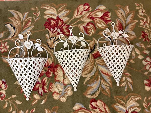 BEAUTIFUL METAL BASKETS 1