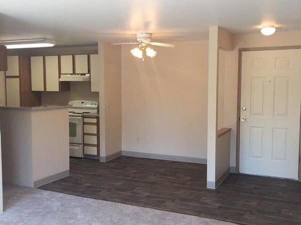 $1,845 / 2br - 944ft2 - Covered parking, Wood fireplace, Dry Sauna, Garbage disposal (Tualatin)63777118063235123