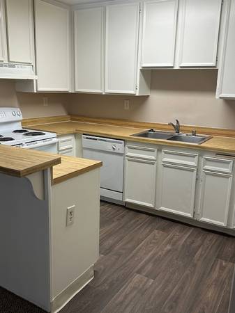 $2,000 / 1hab - 616ft2 - 1 habitación con garaje!! (Sur de San Diego)63819386387459121