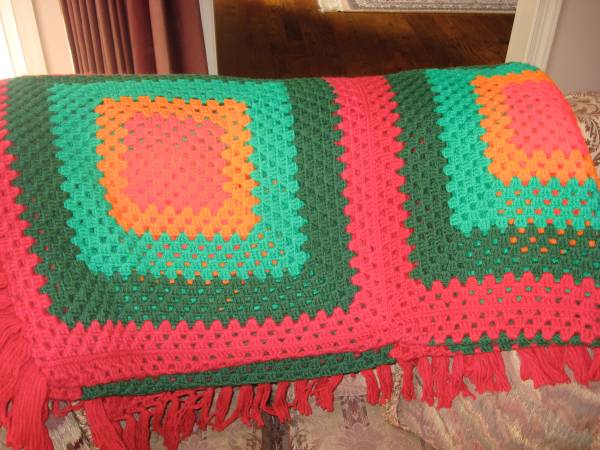 HANDMADE CROCHET AFGHAN WITH FRINGE BRAND NEW 1