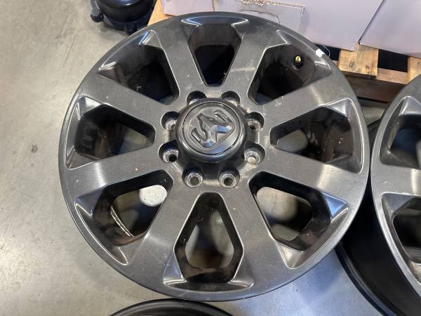 Negro 20" RAM 2500 y 3500 llantas ruedas (juego de 4) - $850 (Natomas)63440070805889123