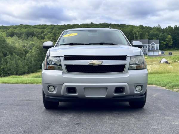 2011 Chevrolet Suburban LT 1500 4WD - $7.495 (B&G AUTO SALES, CHELMSFORD 978-855-8338)63470757153411121