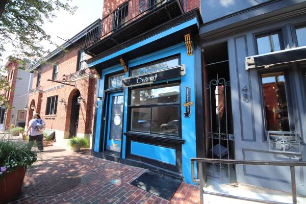 $1,250 / 500ft2 - Beautiful Storefront/Office in the Heart of Federal Hill (46 E Cross Street)63694927590017121