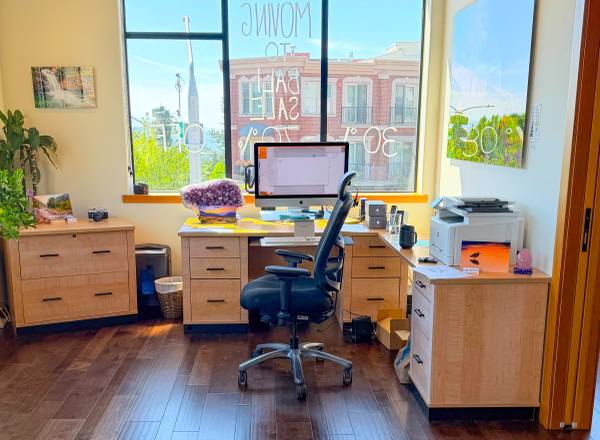 Office Furniture Sale, Desks, Office Chairs, iMacs & More 1