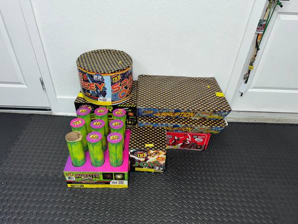 Great Value – TNT Grand Finale Fireworks Blowout Bundle! 1