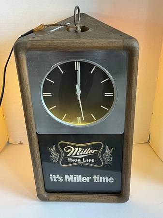 希少 正常動作品 アメリカ製 Miller Beer HIGH LIFE 時計 Vintage 1982 Miller High Life Beer Lighted Rotating Motion Clock