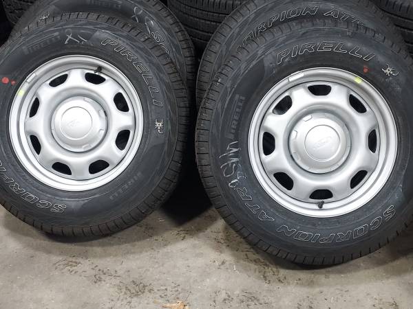 New takeoff Ford F150 17” Painted Steel Wheels &  265/70R17 Pirelli S 1