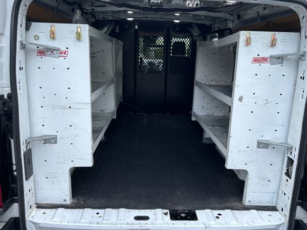 2018 Ford Transit 250 - Photo 11