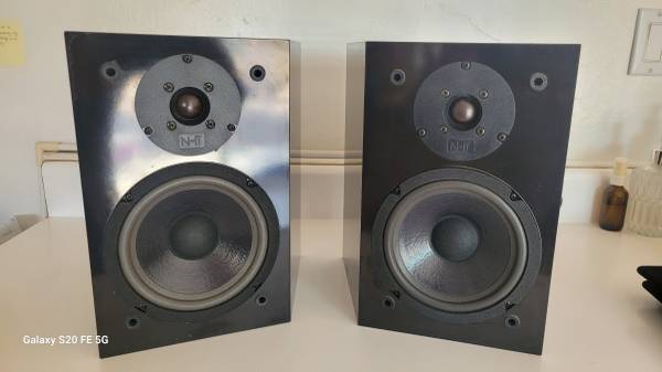 NHT BOOKSHELF SPEAKERS 1