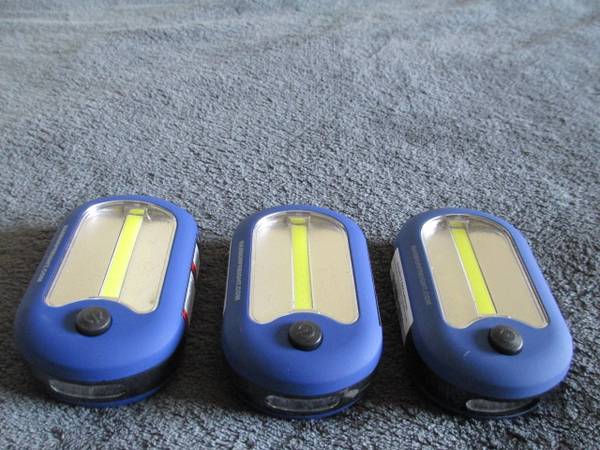 LUZ AZUL DE DISCO - $10 (Bakersfield)62970103474177122