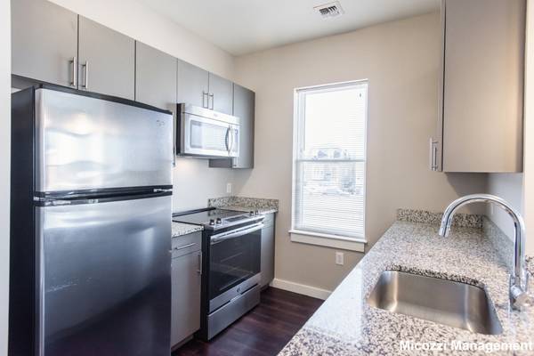 $2,995 / 1br - 909ft2 - *NO FEE* Central A/C, W/D in unit, Granite/stainless, LUXURY *NOW* (Somerville)63699294968323124