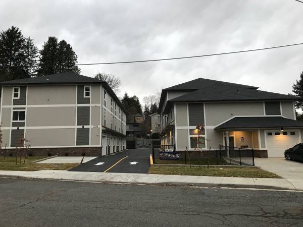 $3,350 / 4br - 1035 NE Alpha Rd. #12 (ADA) (Pullman)63980821489923120