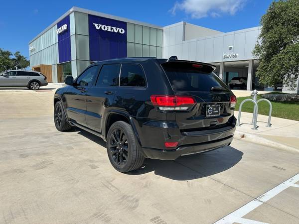 2021 Jeep Grand Cherokee LAREDO - $23,700 (Volvo Cars Hill Country)63439771074307123