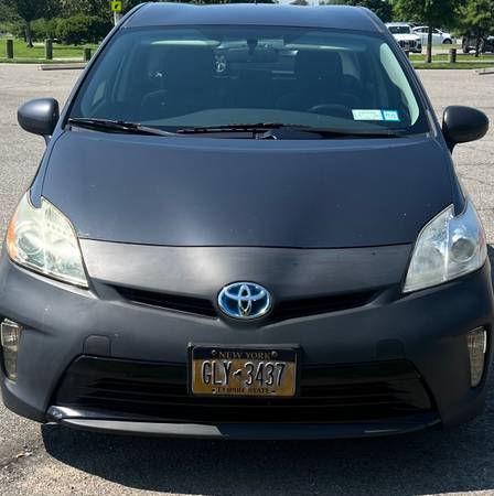 2013 Toyota Prius Three - $5,80063614539083267120