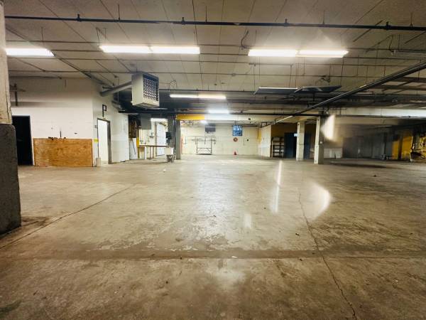 $15 / 5500ft2 - Warehouse Space in West Roxbury/Dedham Line64213539291778122