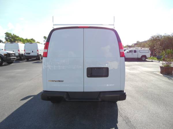 2025 Chevrolet Express 2500 - Photo 6