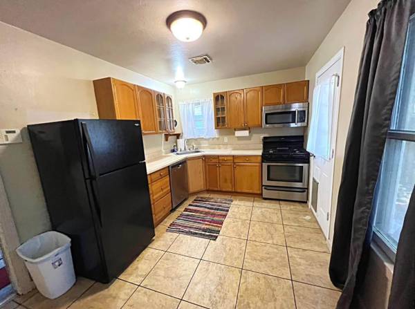$1,100 / 1br - 1/1 Duplex Apt For Rent - ALL BILLS PAID (Aransas Pass)64036538104450123