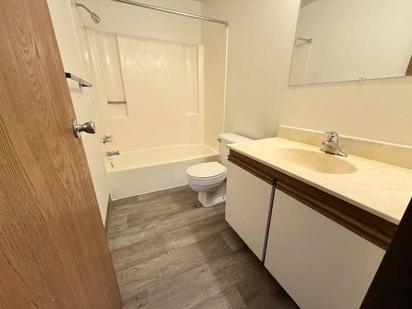 $975 / 1br - 590ft2 - 1/bd, Dishwasher, Large Closets (Saint Cloud , Minnesota)63988649481859122