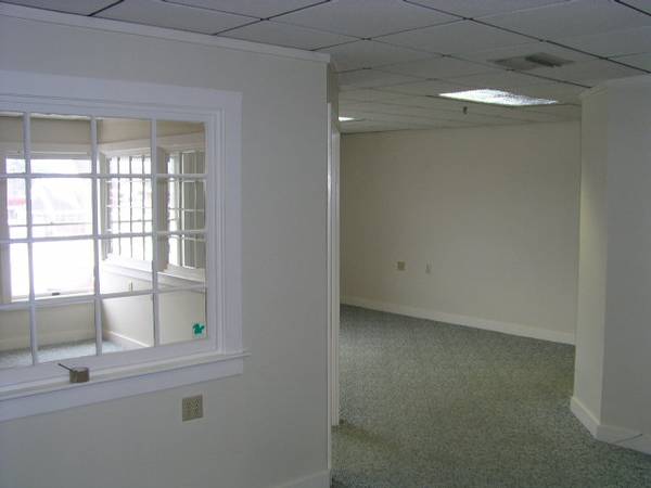 $995 / 622ft2 - Office at the Gallery- front unit (new london)63932057902211124