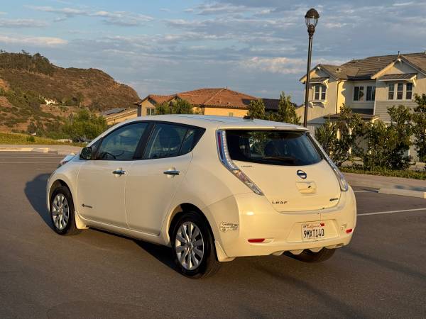 2016 NISSAN LEAF S BATERÍA DE 24KW - $5.000 (Escondido)63440946809473122