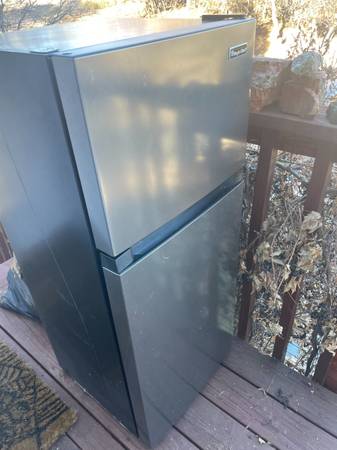 Magic Chef Silver Mini Fridge Works Great! 4.5 1