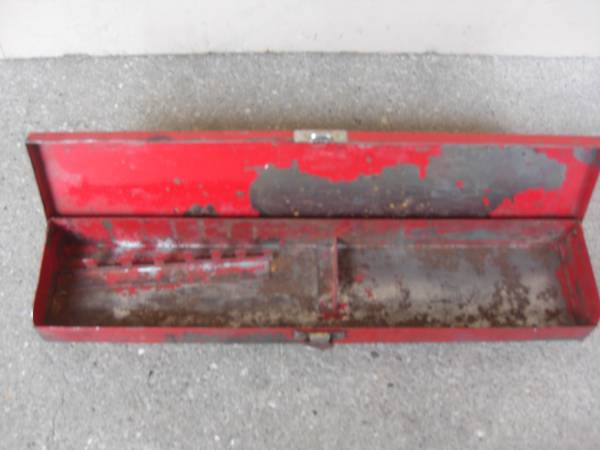 Slim profile hand tool box 1