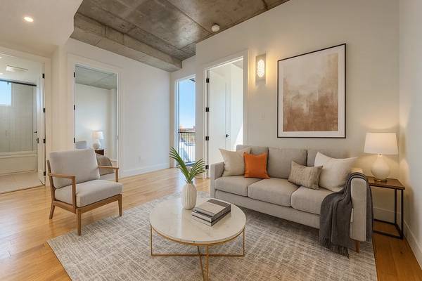 $4,200 / 2br - 🌟 STUNNING 🌟 2 BED 🛏️ 1 BATH 🛁 W/ PVT BALCONY 🌇 IN LUX BUILDING (Williamsburg)63945500117507121